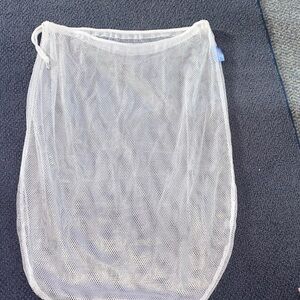 CONTOUR WHITE  Mesh Laundry Bag
